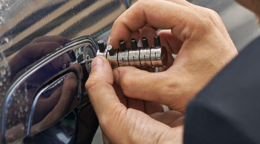 Professional New roof installation in Hanlontown, IA